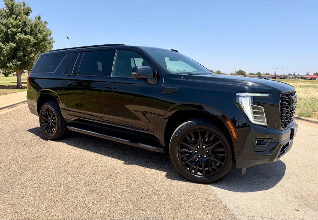 2025 GMC Yukon Image 1