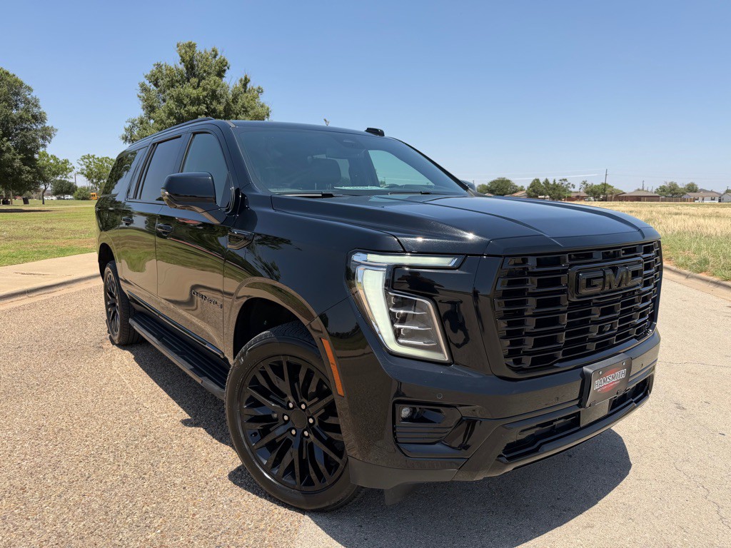 2025 GMC Yukon Image 2
