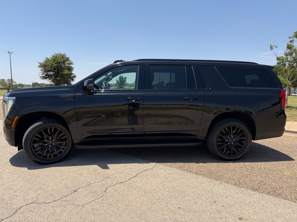 2025 GMC Yukon Image 8