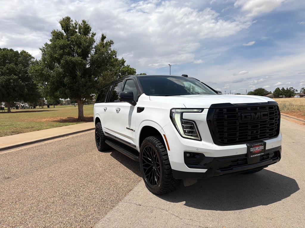 2025 GMC Yukon Image 3