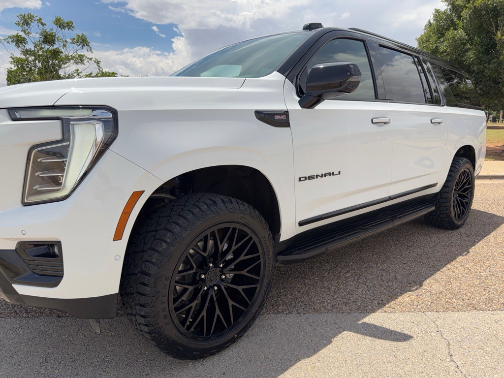 2025 GMC Yukon Image 5