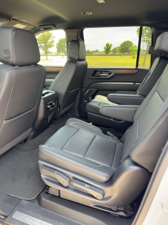 2025 GMC Yukon Image 15