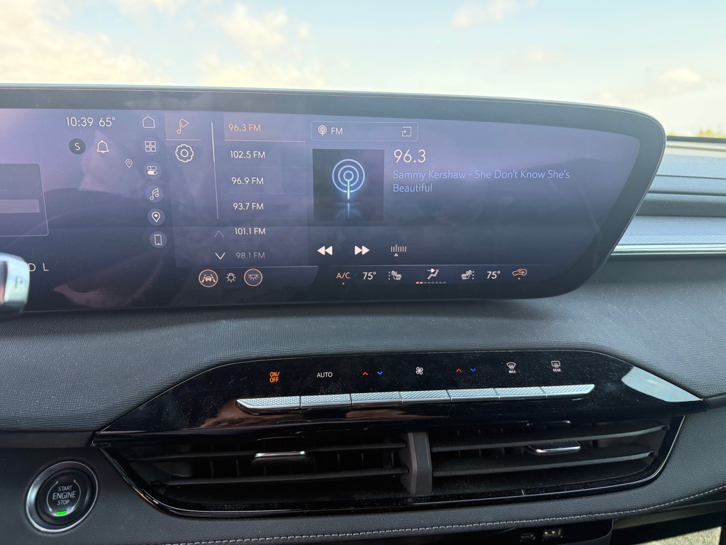 2025 Buick Enclave Image 8