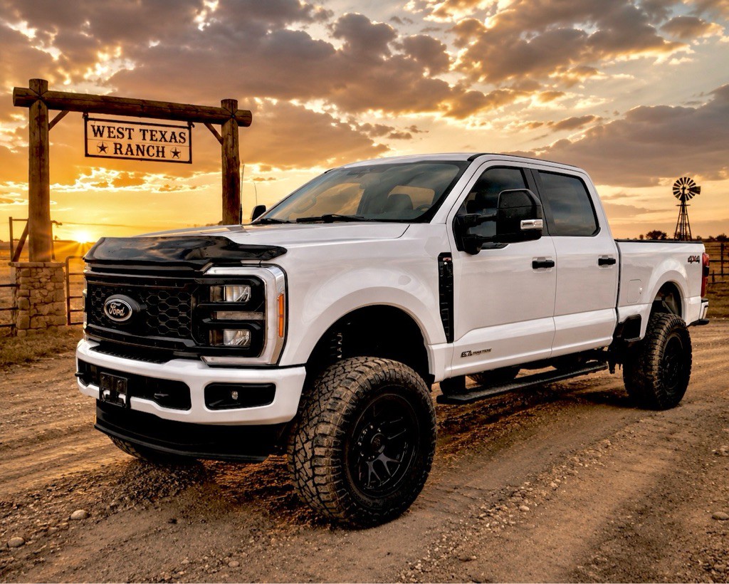 2023 Ford F-350 Image 1