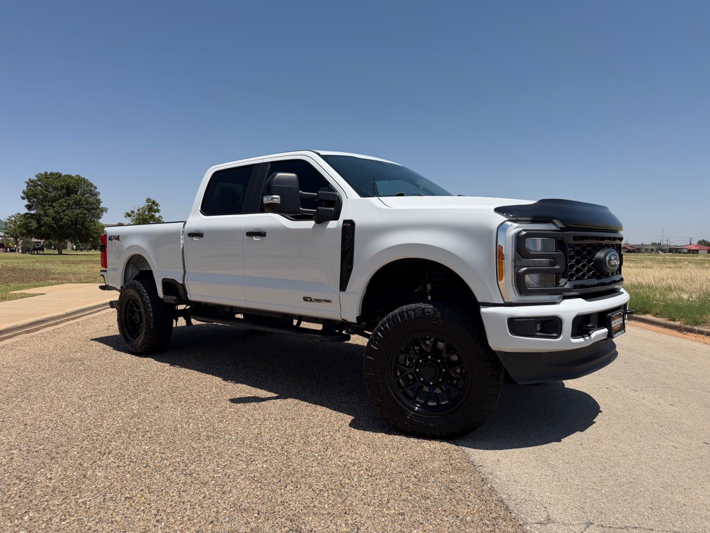2023 Ford F-350 Image 2
