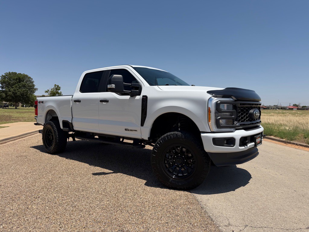 2023 Ford F-350 Image 3