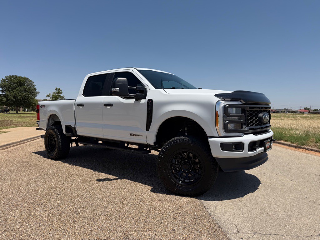 2023 Ford F-350 Image 4