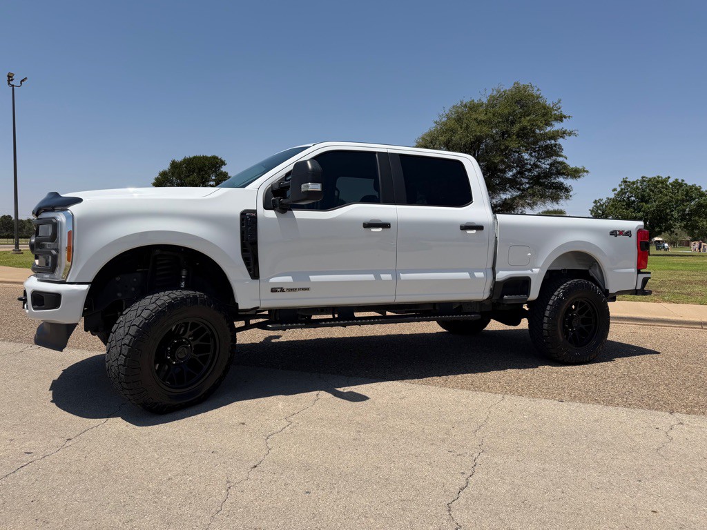 2023 Ford F-350 Image 5