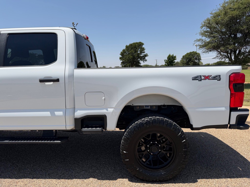 2023 Ford F-350 Image 9