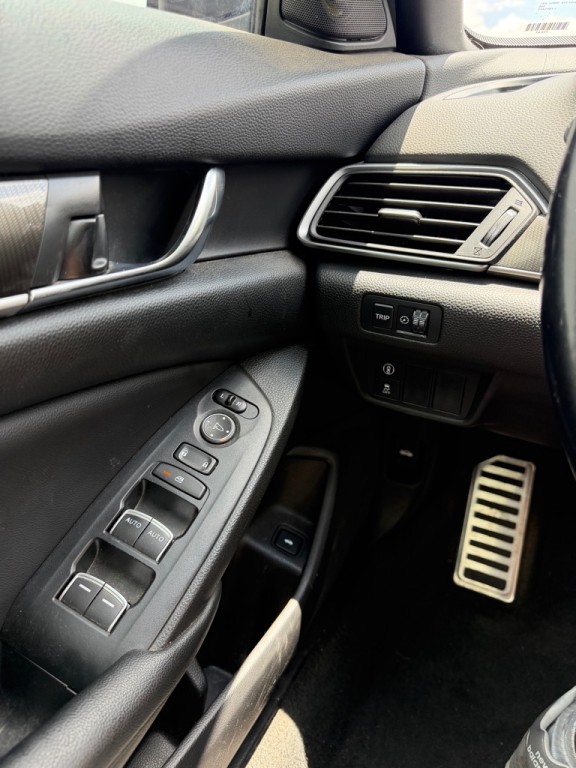 2020 Honda Accord Image 13