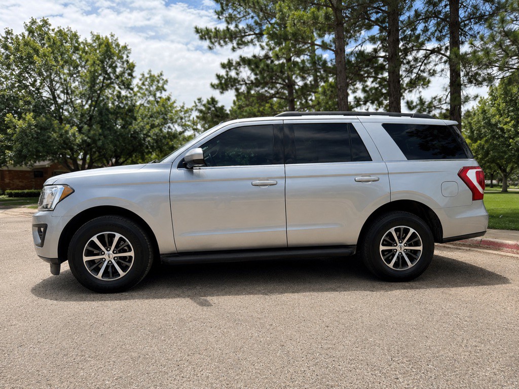 2021 Ford Expedition Image 2