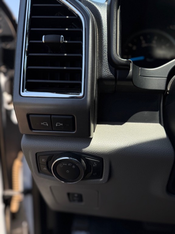 2015 Ford F-150 Image 9