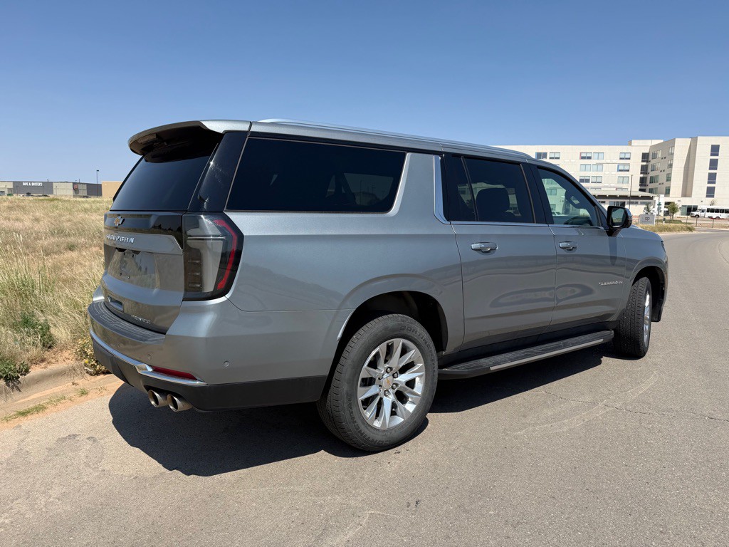 2025 Chevrolet Suburban Image 6