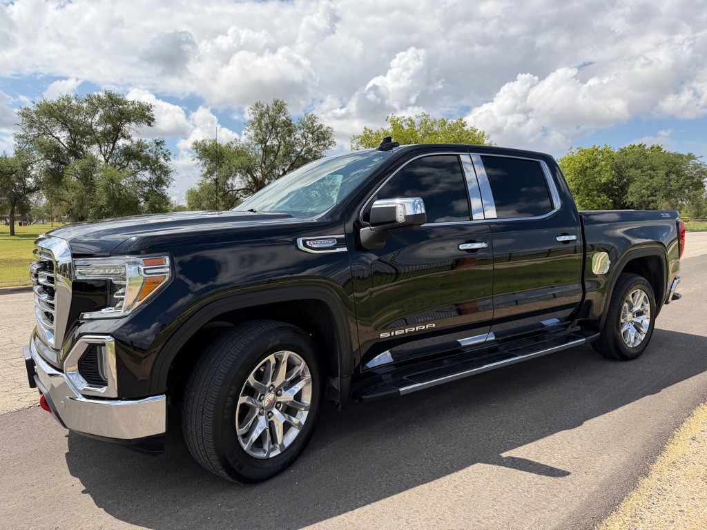 2021 GMC Sierra Image 2