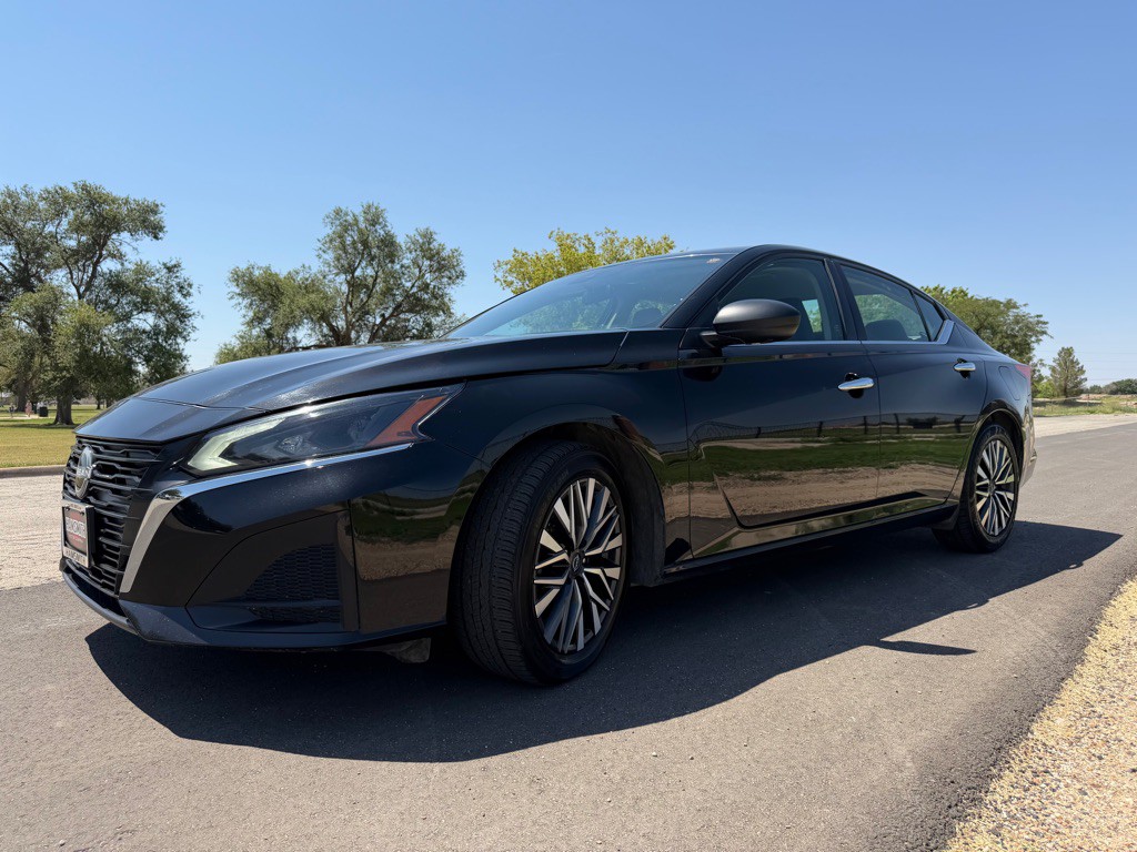 2025 Nissan Altima Image 4