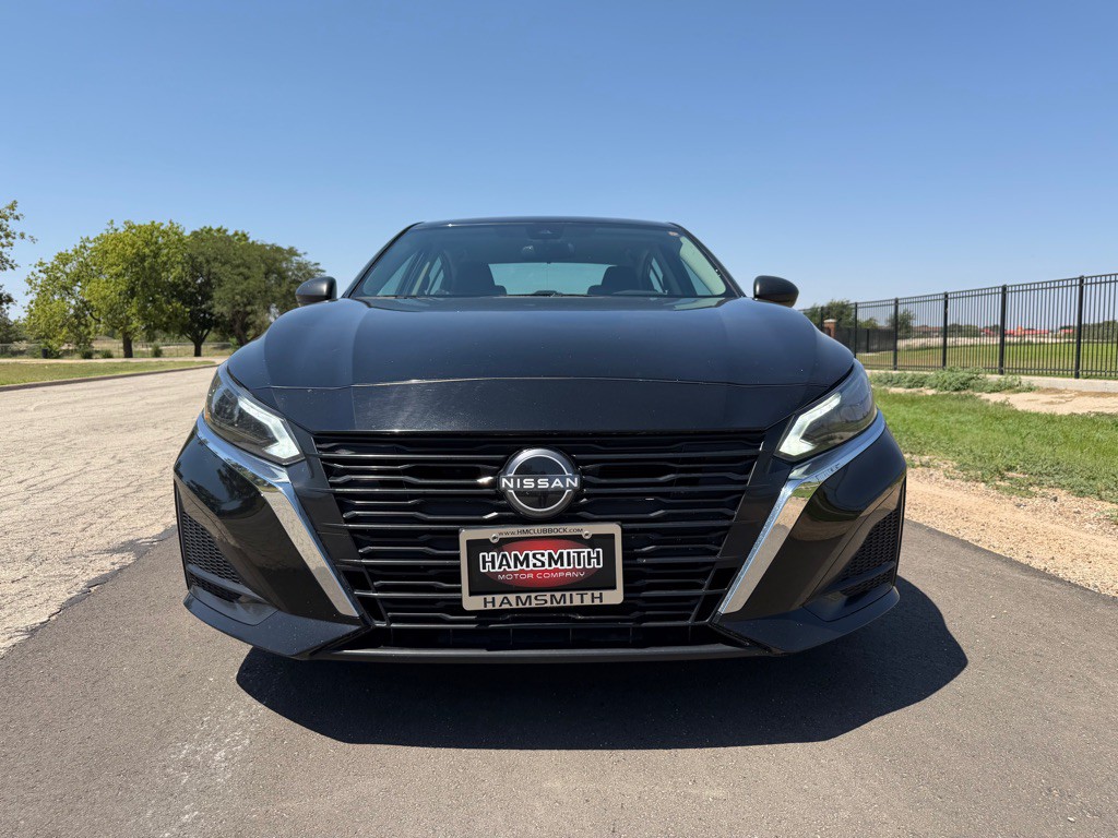 2025 Nissan Altima Image 5