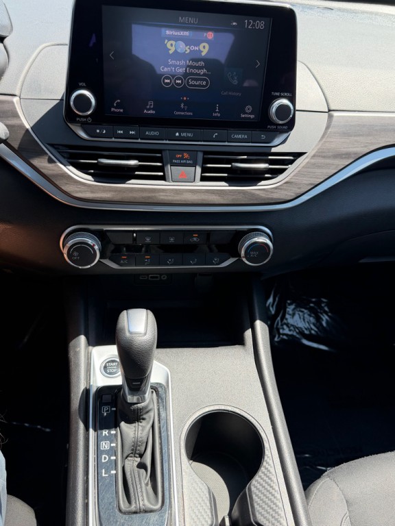 2025 Nissan Altima Image 8
