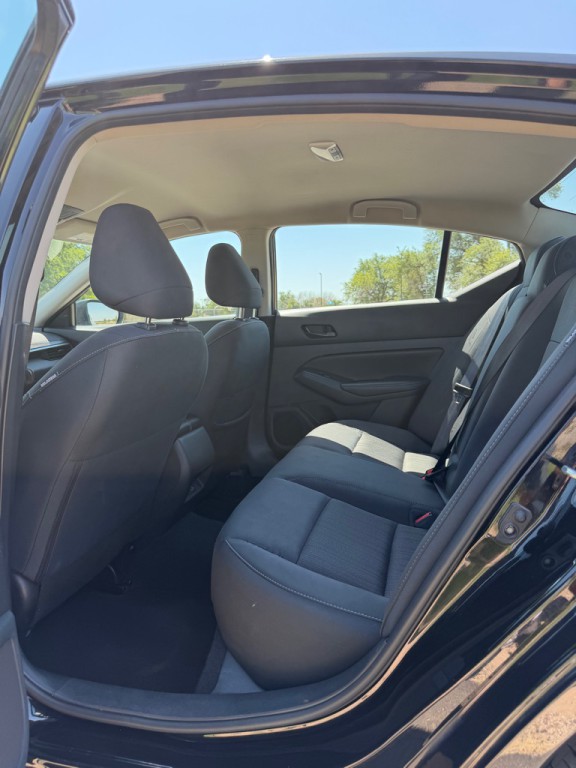 2025 Nissan Altima Image 9