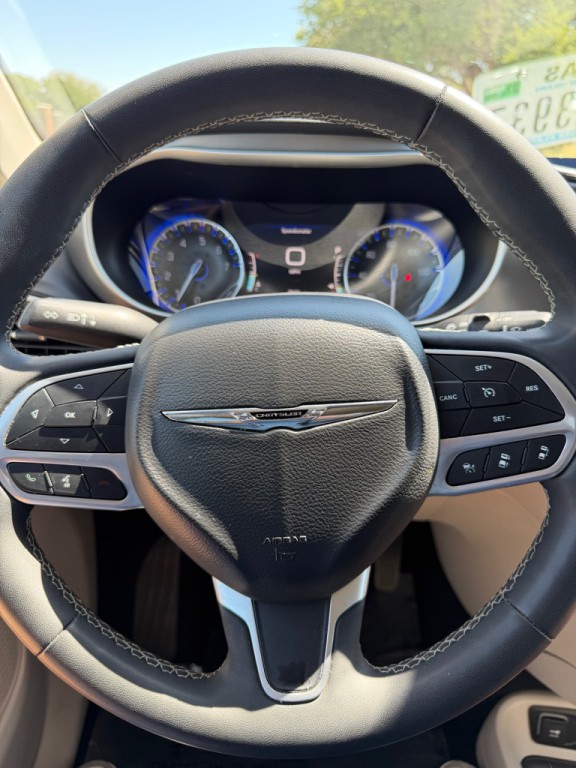 2023 Chrysler Pacifica Image 12