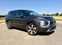 Image for 2025 Mitsubishi Outlander SE ID: 7556488
