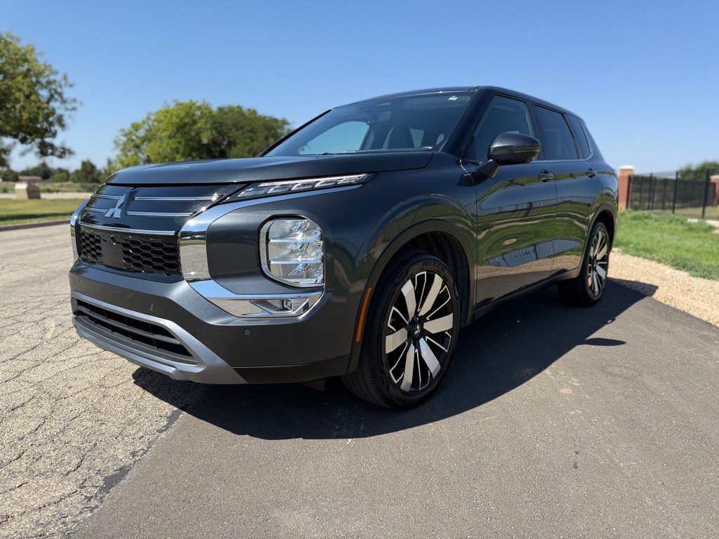 2025 Mitsubishi Outlander Image 4
