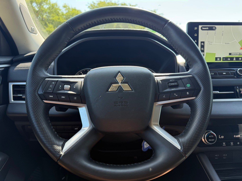 2025 Mitsubishi Outlander Image 11