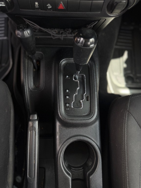 2017 Jeep Wrangler Image 4