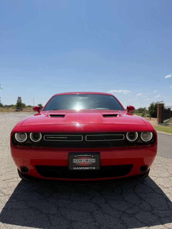2015 Dodge Challenger Image 2