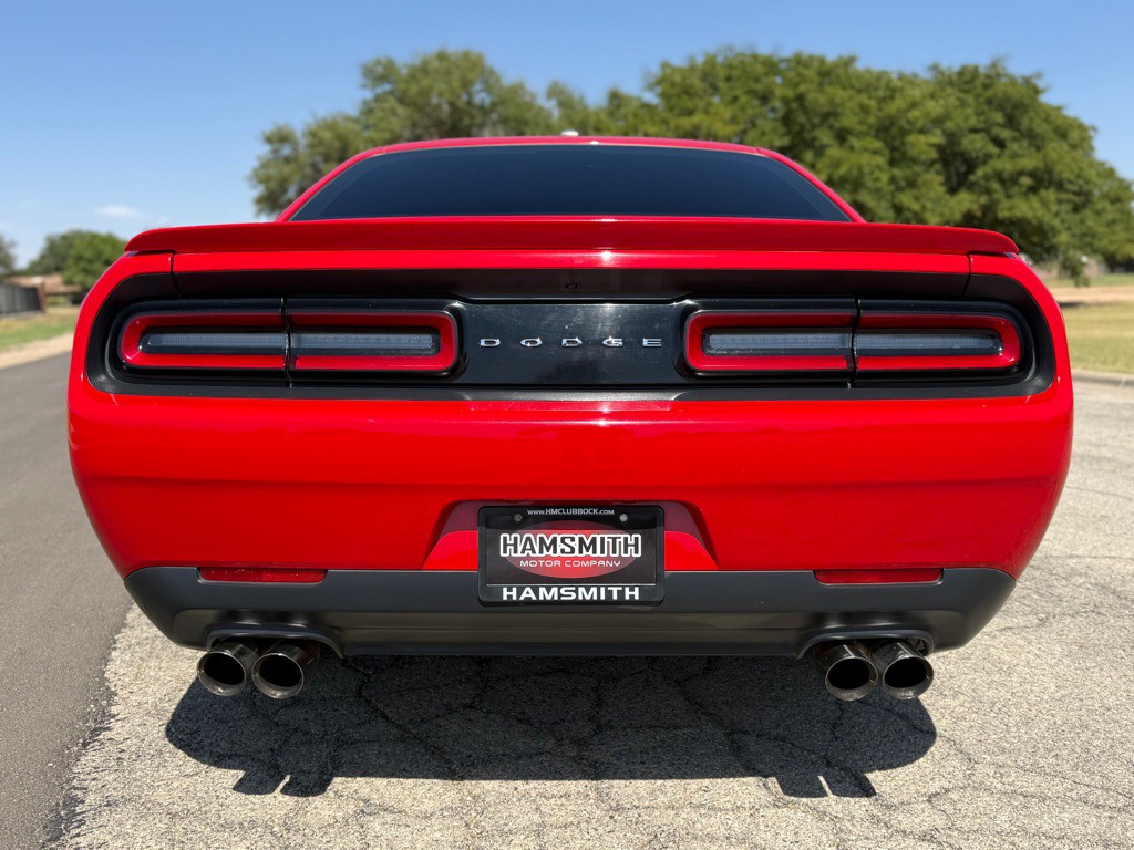 2015 Dodge Challenger Image 4