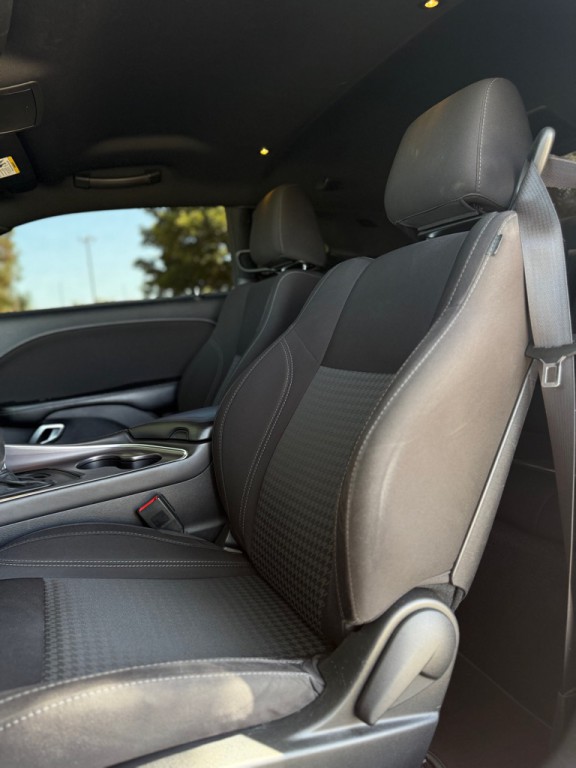 2015 Dodge Challenger Image 6