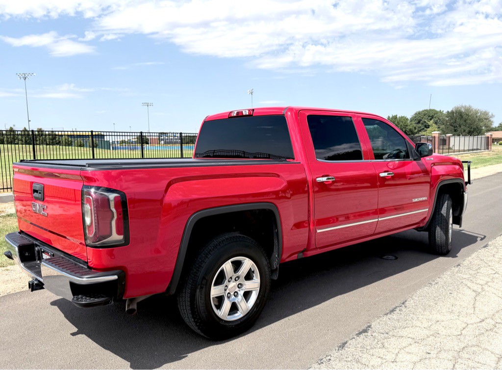 2018 GMC Sierra Image 2