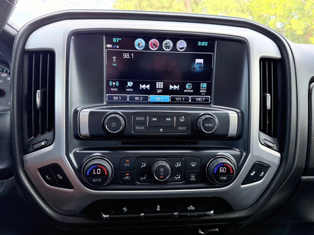 2018 GMC Sierra Image 8