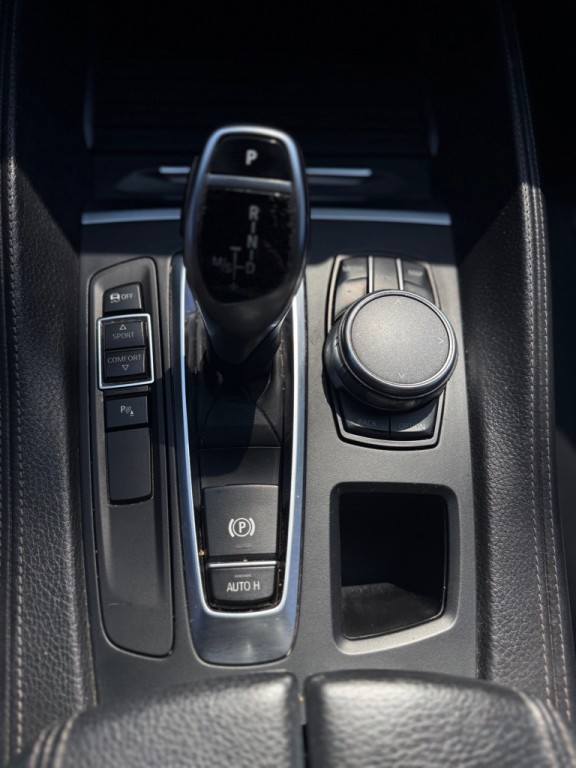 2017 BMW X6 Image 10