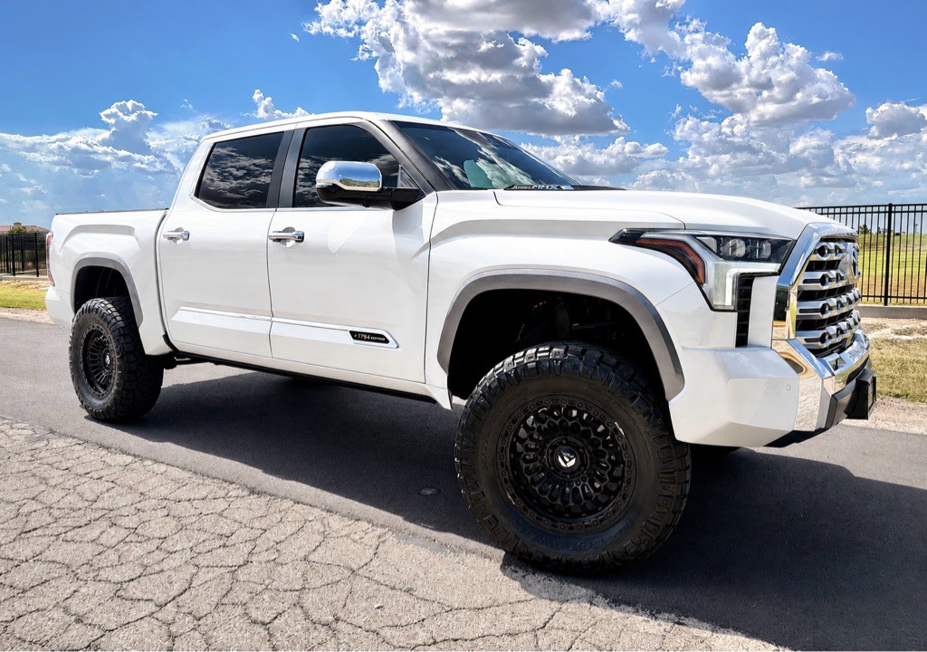 2024 Toyota Tundra Image 1