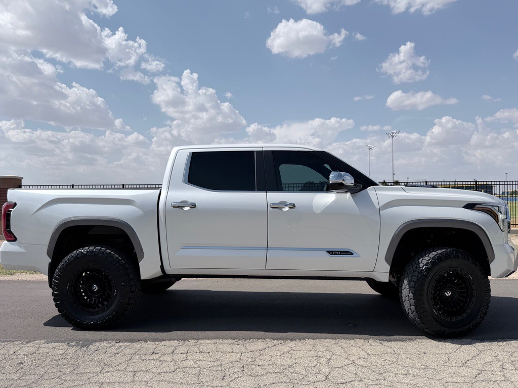 2024 Toyota Tundra Image 4