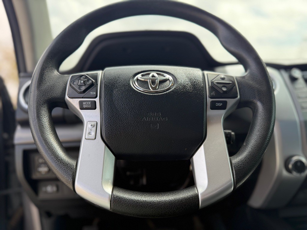 2015 Toyota Tundra Image 9