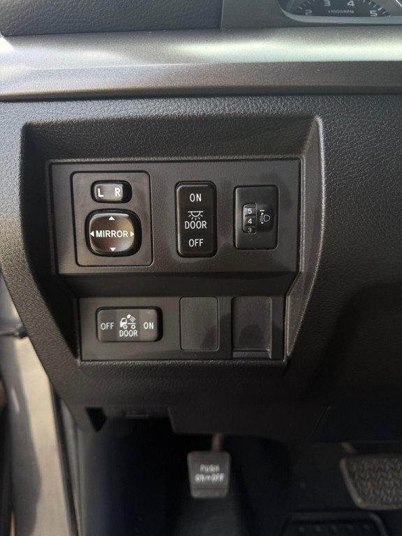 2015 Toyota Tundra Image 10