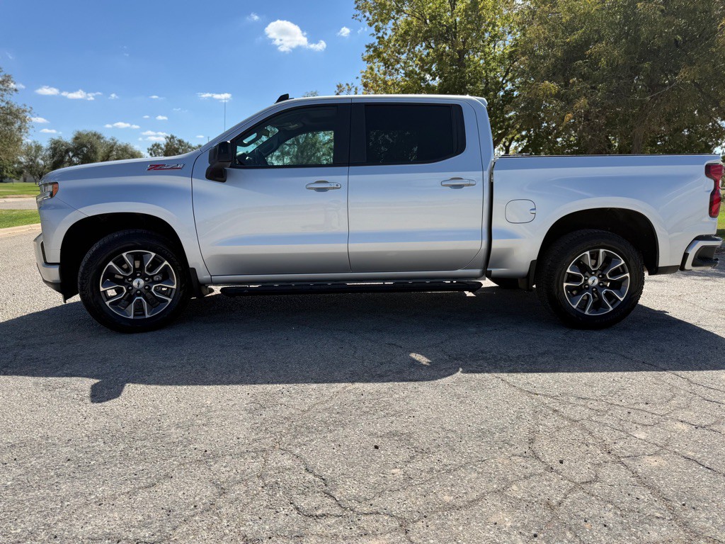 2021 Chevrolet Silverado 1500 Image 2