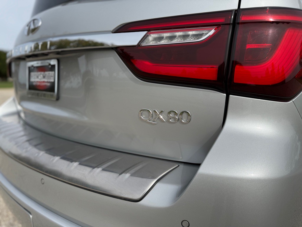 2018 INFINITI QX80 Image 11
