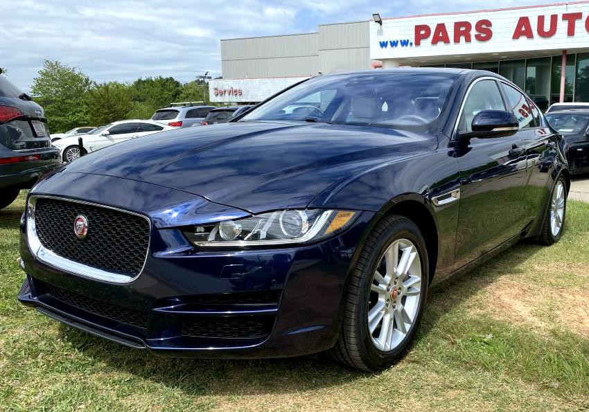2017 Jaguar XE Image 3