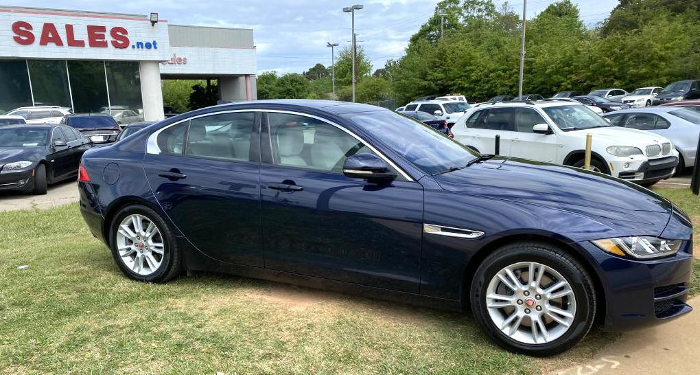 2017 Jaguar XE Image 5