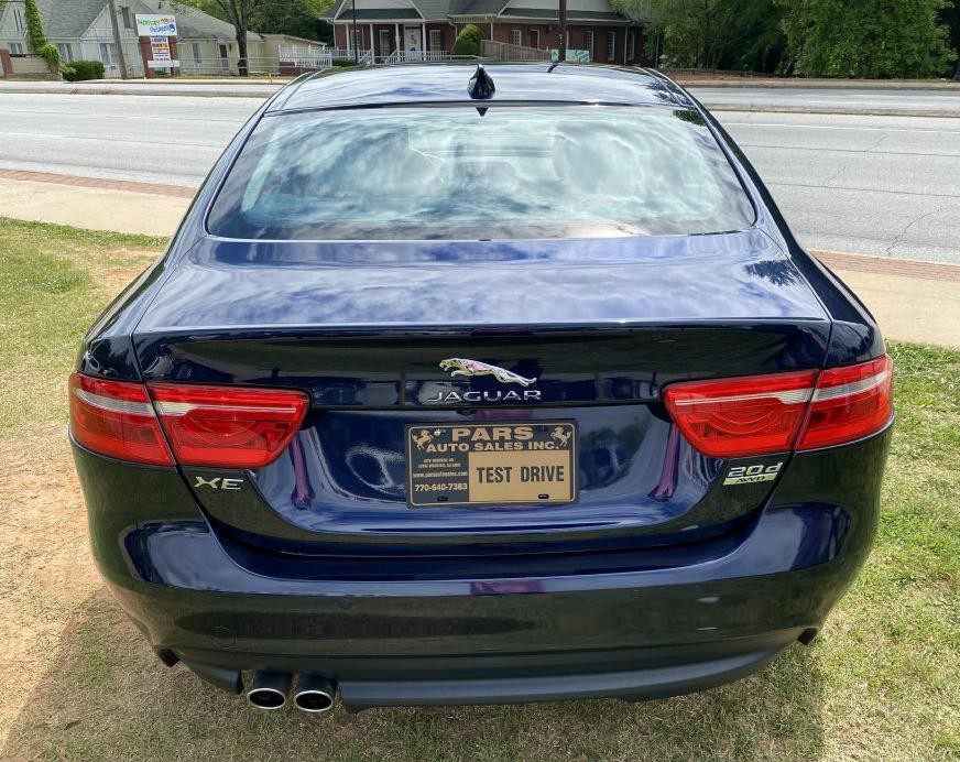 2017 Jaguar XE Image 6