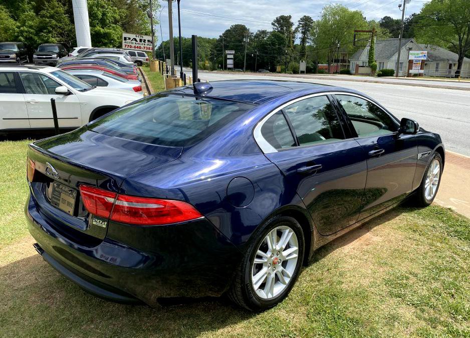 2017 Jaguar XE Image 7