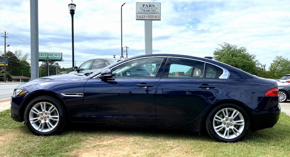 2017 Jaguar XE Image 8