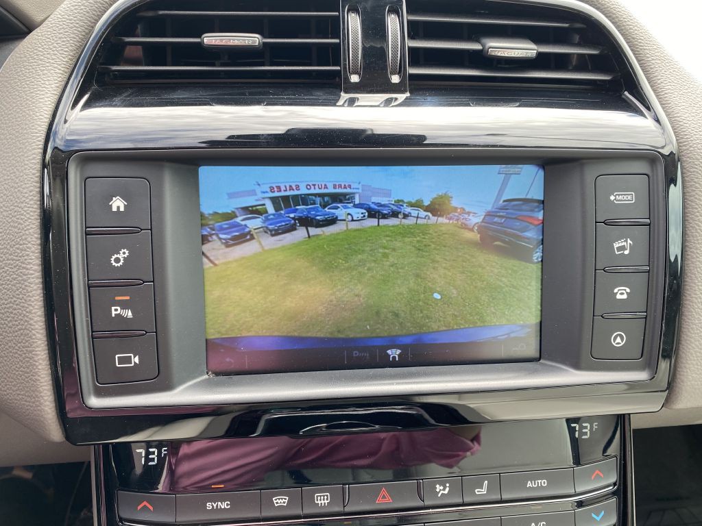 2017 Jaguar XE Image 14