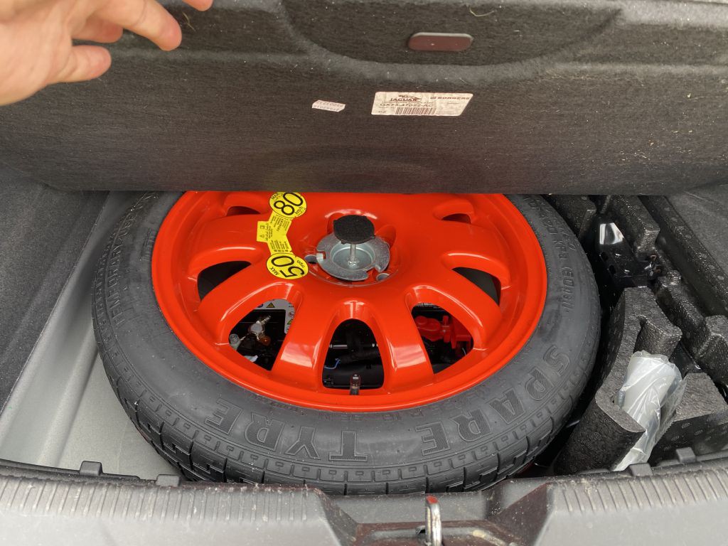 2017 Jaguar XE Image 23