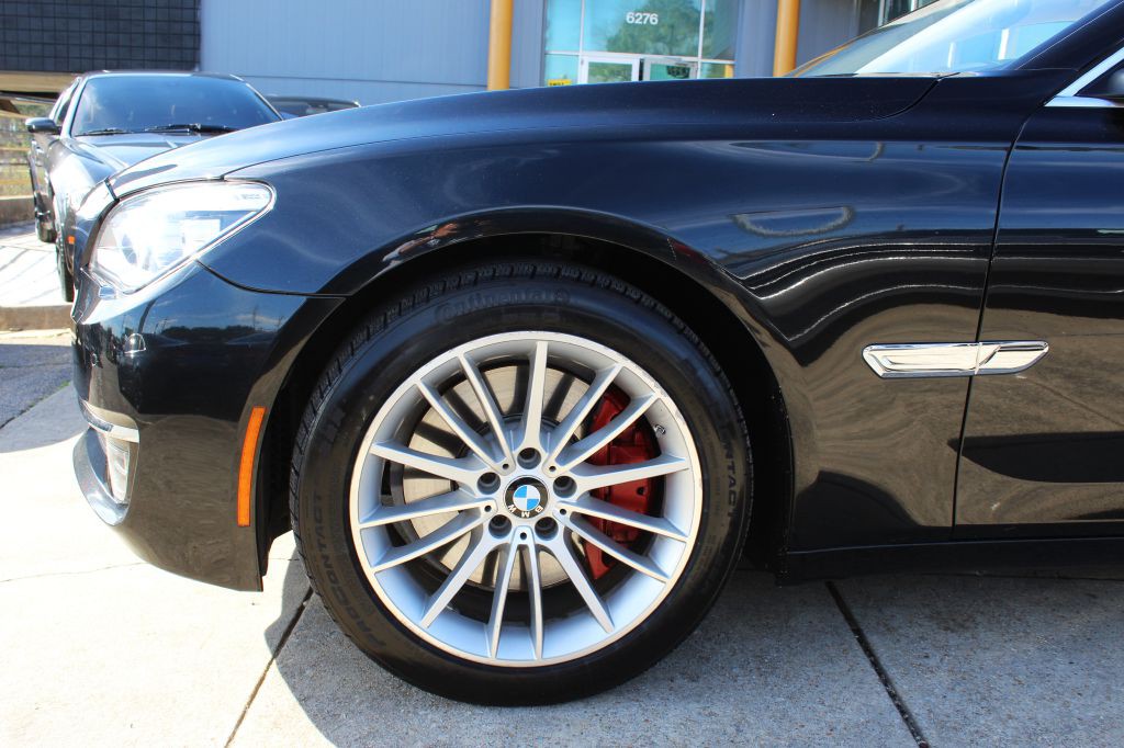 2014 BMW 7 Series Image 10
