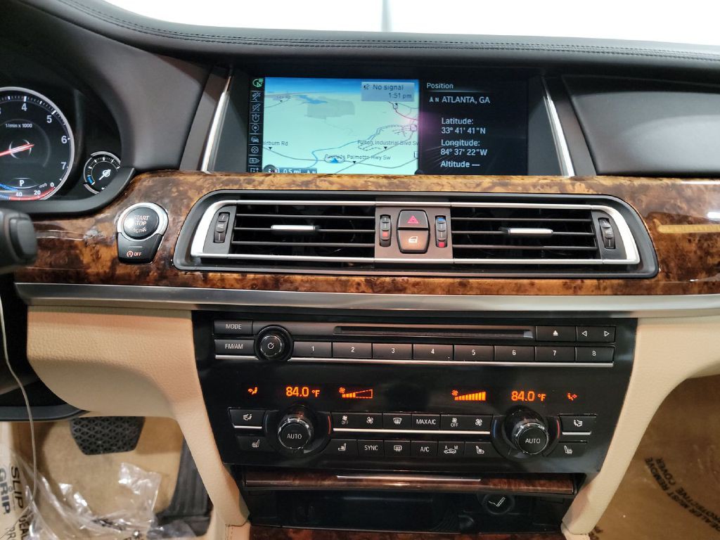 2014 BMW 7 Series Image 19