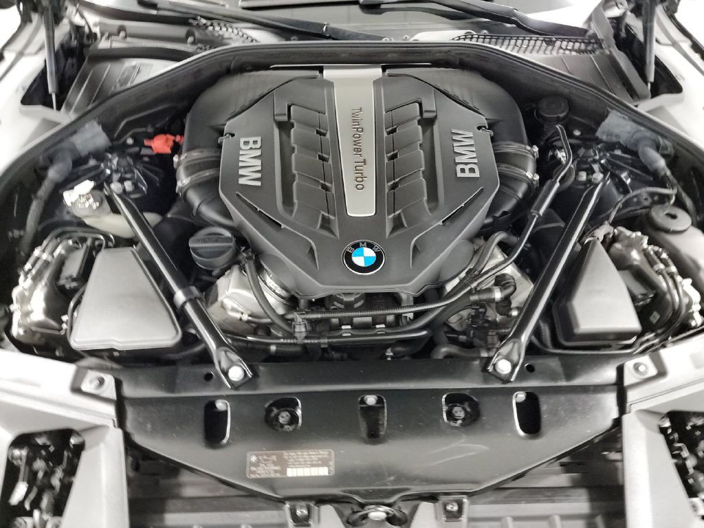 2014 BMW 7 Series Image 26