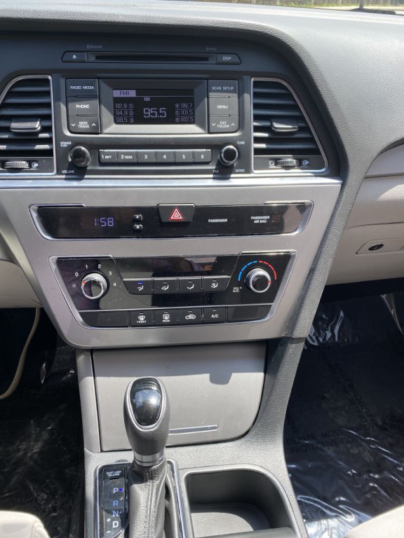 2017 Hyundai Sonata Image 17